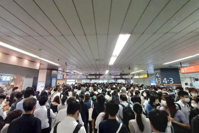Tokyo metro yoğun saatler Japonya ulaşım sistemi 2026